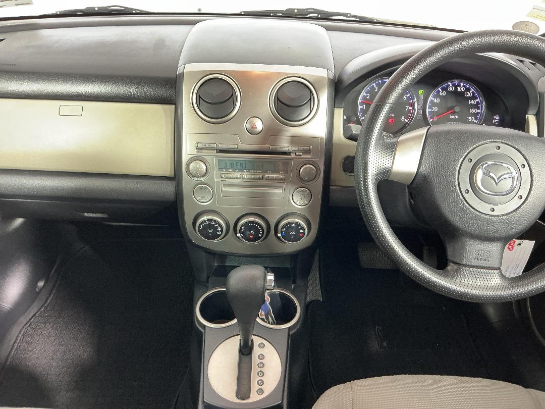 Photo '18' of Mazda Verisa