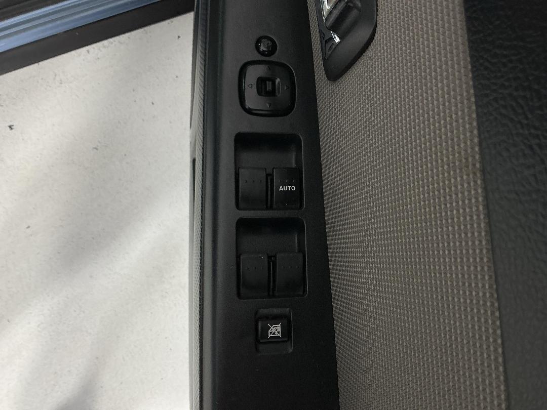 Photo '23' of Mazda Verisa