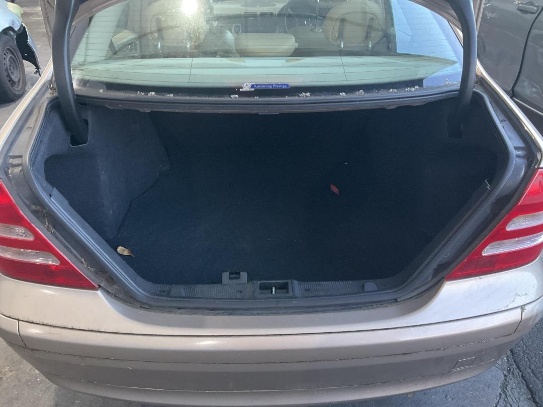 Photo '17' of Mercedes-Benz C-Class CK