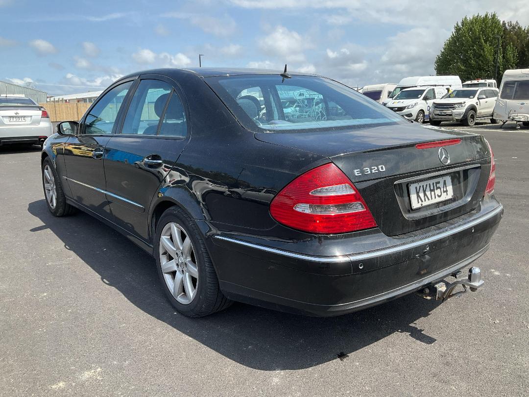 Photo '4' of Mercedes-Benz E-Class Avantgarde Photo '4' of Mercedes-Benz E-Class Avantgarde