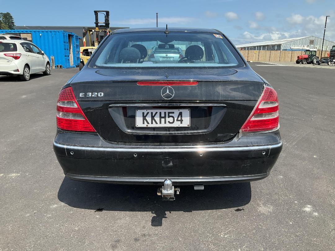 Photo '3' of Mercedes-Benz E-Class Avantgarde Photo '3' of Mercedes-Benz E-Class Avantgarde