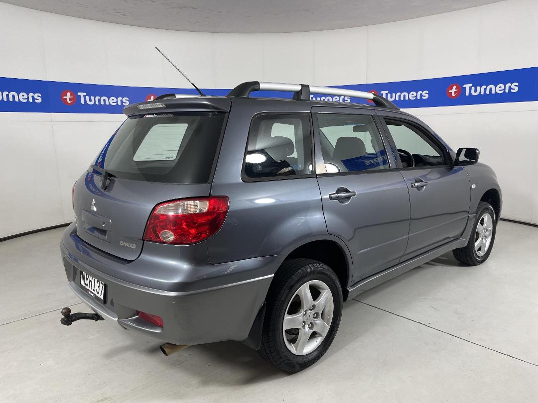 Photo '7' of Mitsubishi Airtrek