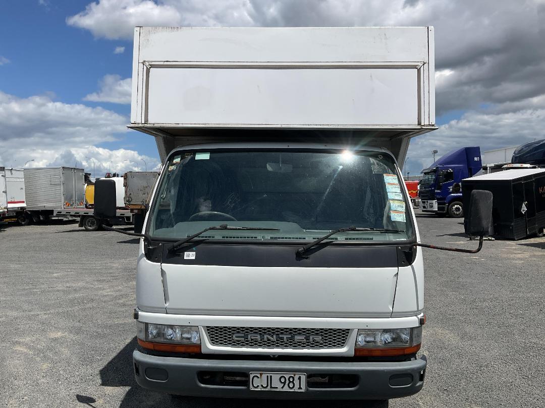 Photo '10' of Mitsubishi Canter Cab Chassis