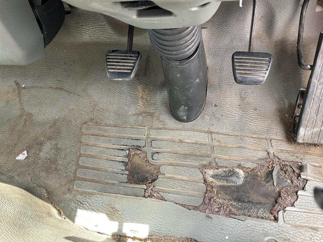 Photo '14' of Mitsubishi Canter Cab Chassis