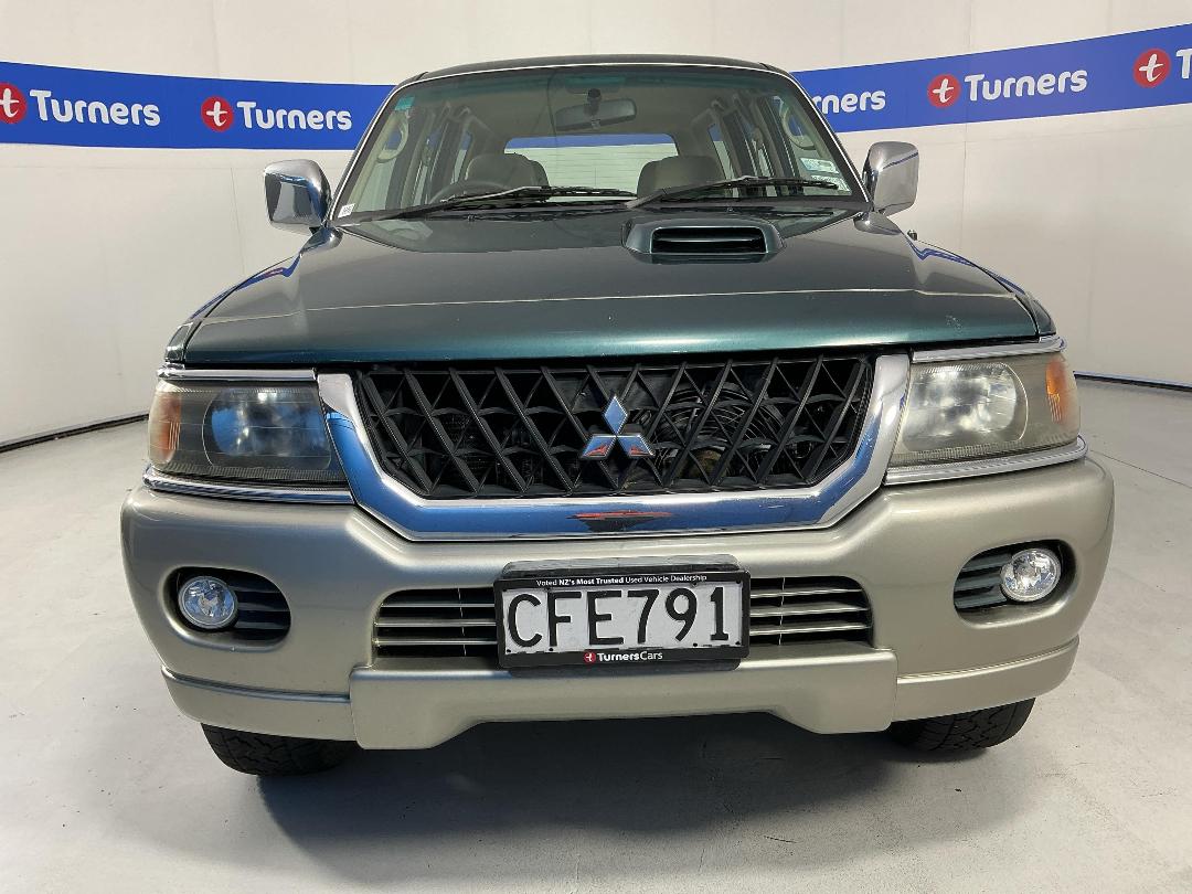 Photo '2' of Mitsubishi Challenger