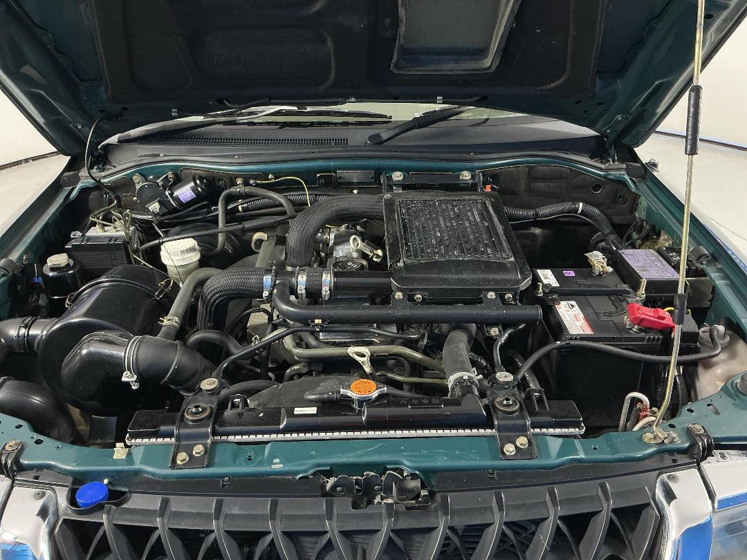 Photo '13' of Mitsubishi Challenger