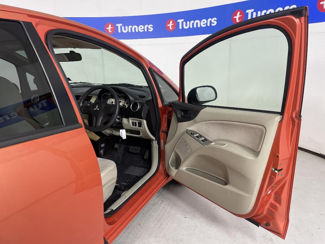 Photo '15' of Mitsubishi Colt