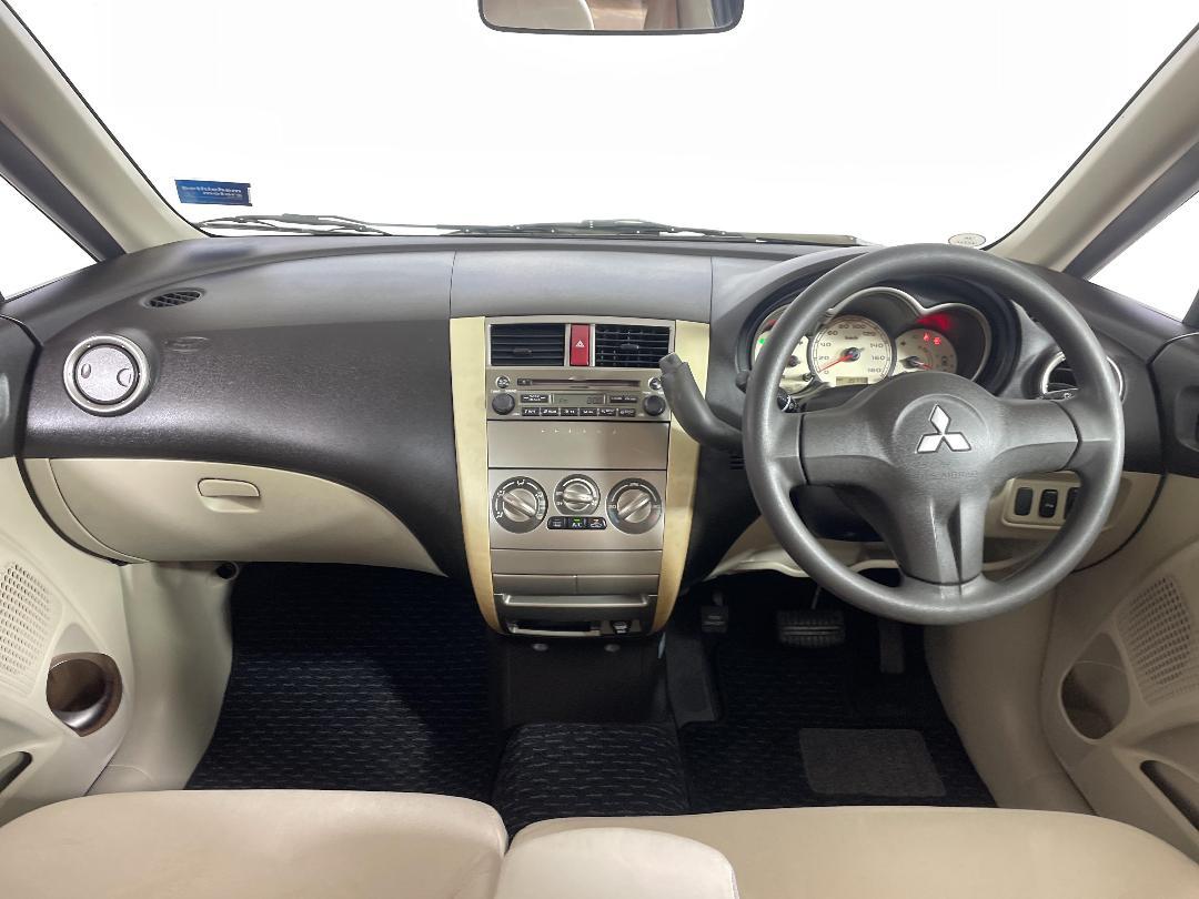 Photo '17' of Mitsubishi Colt