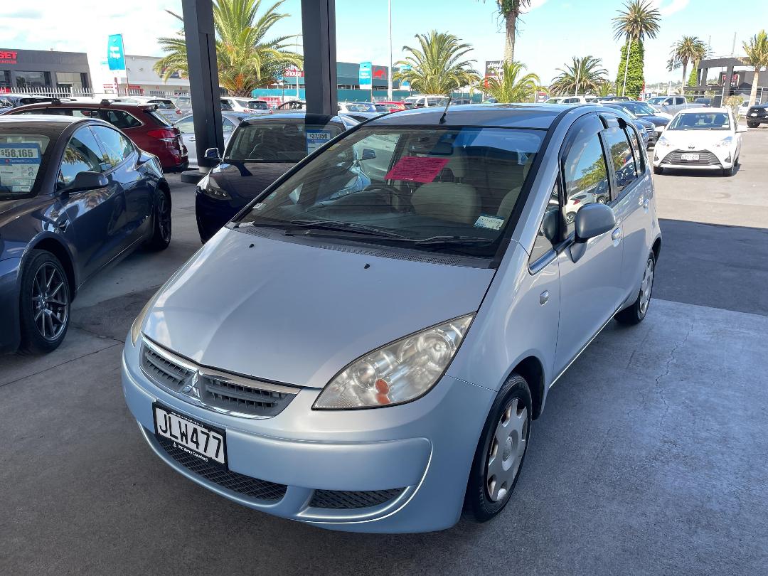 Photo '4' of Mitsubishi Colt Photo '4' of Mitsubishi Colt