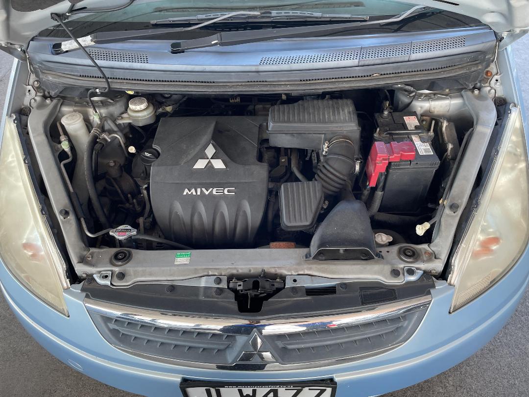 Photo '6' of Mitsubishi Colt Photo '6' of Mitsubishi Colt