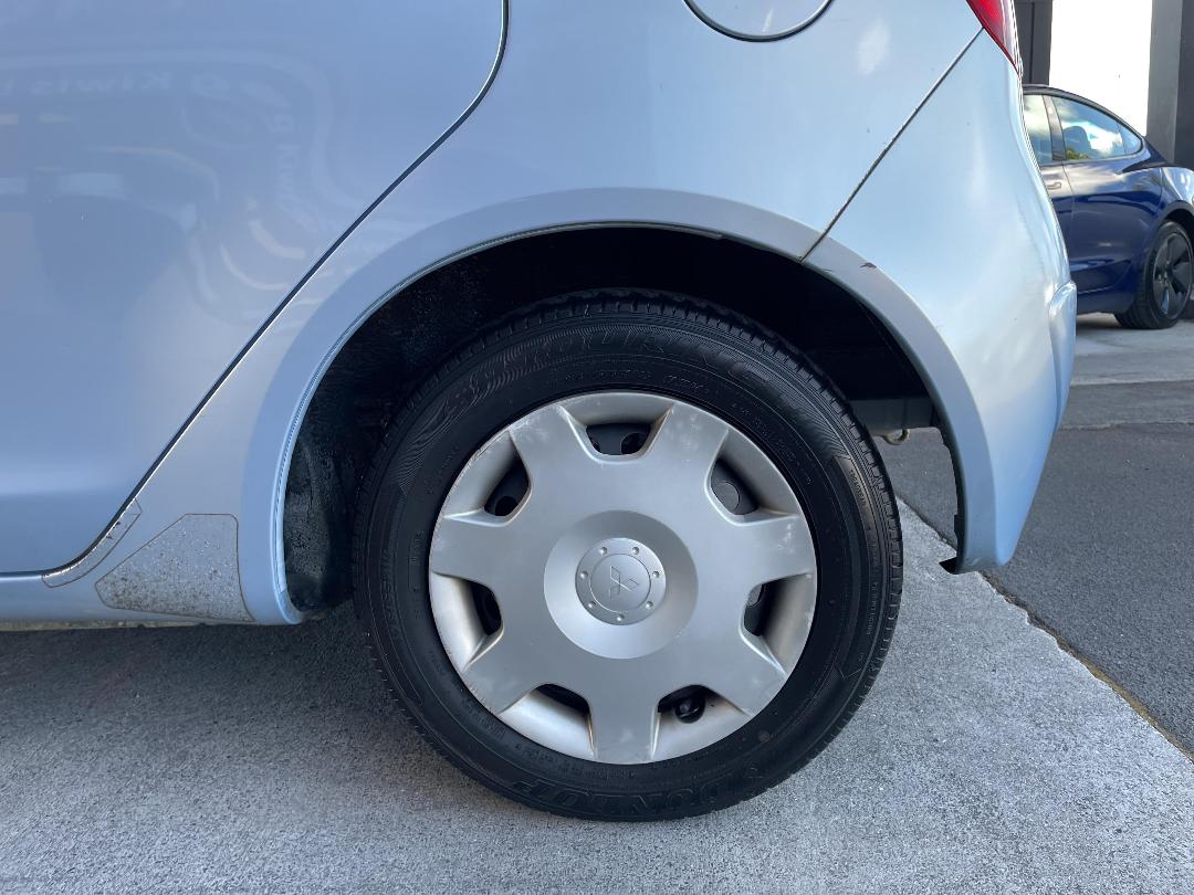 Photo '8' of Mitsubishi Colt Photo '8' of Mitsubishi Colt