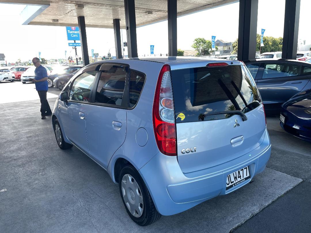 Photo '7' of Mitsubishi Colt Photo '7' of Mitsubishi Colt
