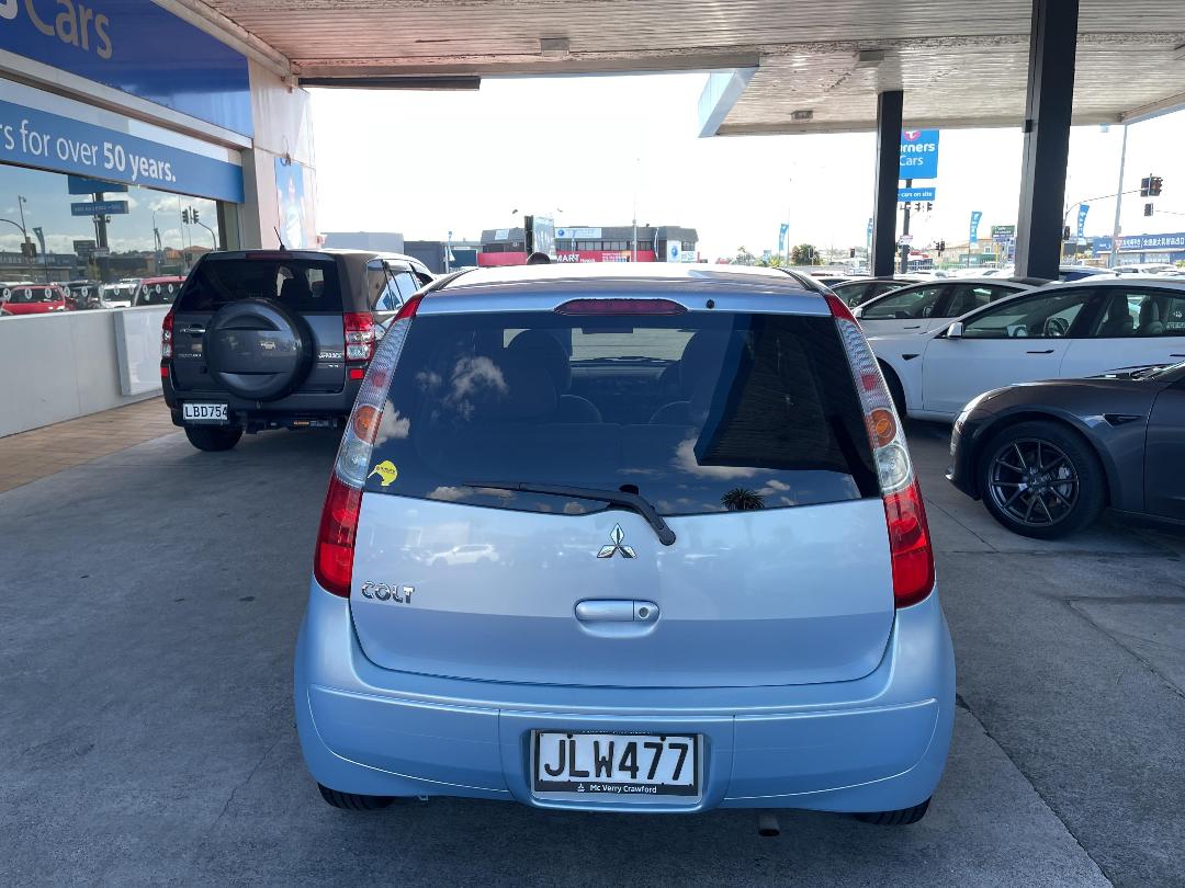 Photo '9' of Mitsubishi Colt Photo '9' of Mitsubishi Colt