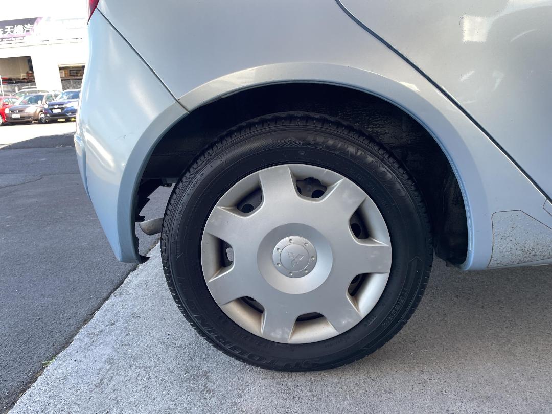 Photo '11' of Mitsubishi Colt Photo '11' of Mitsubishi Colt