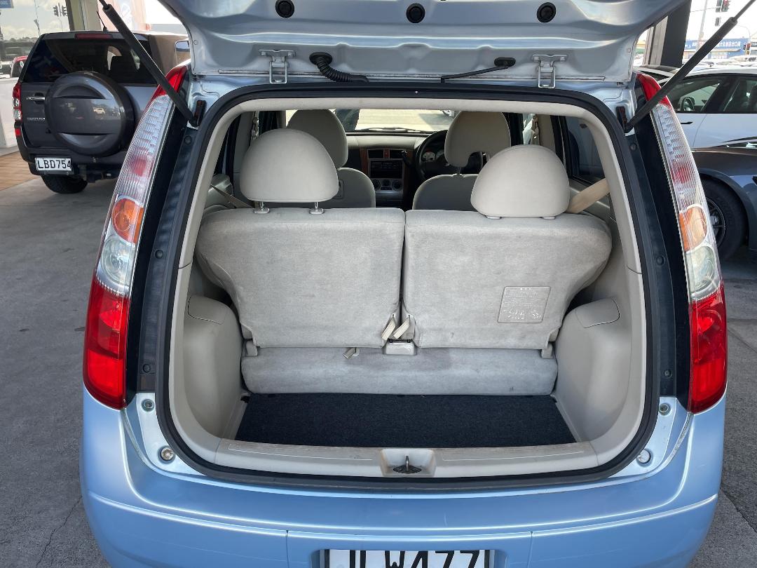 Photo '12' of Mitsubishi Colt Photo '12' of Mitsubishi Colt