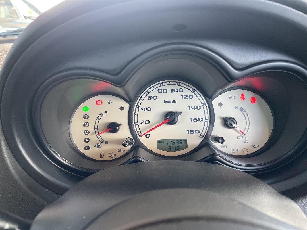 Photo '16' of Mitsubishi Colt Photo '16' of Mitsubishi Colt