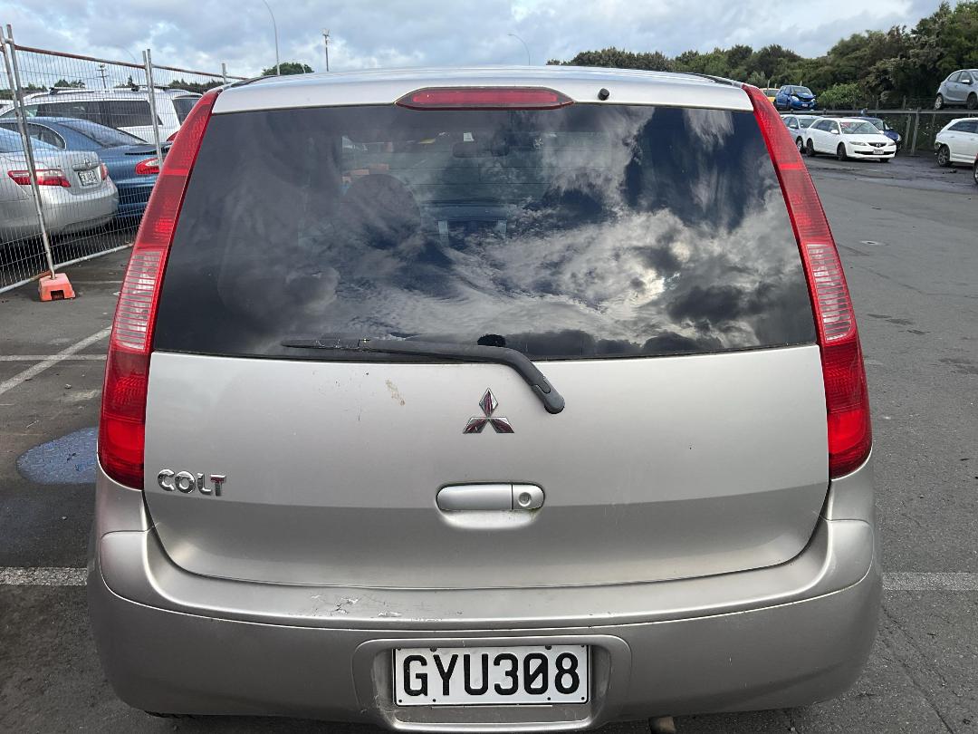 Photo '6' of Mitsubishi Colt