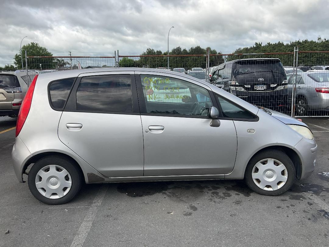 Photo '8' of Mitsubishi Colt