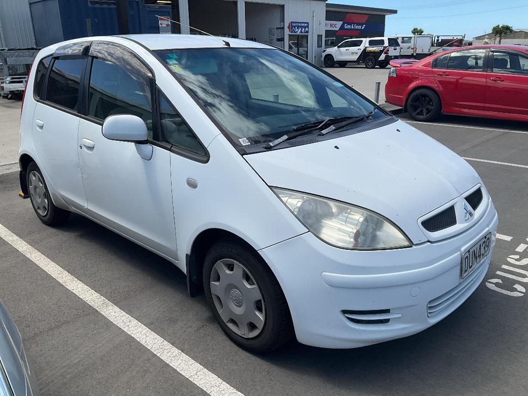 Photo '2' of Mitsubishi Colt Photo '2' of Mitsubishi Colt
