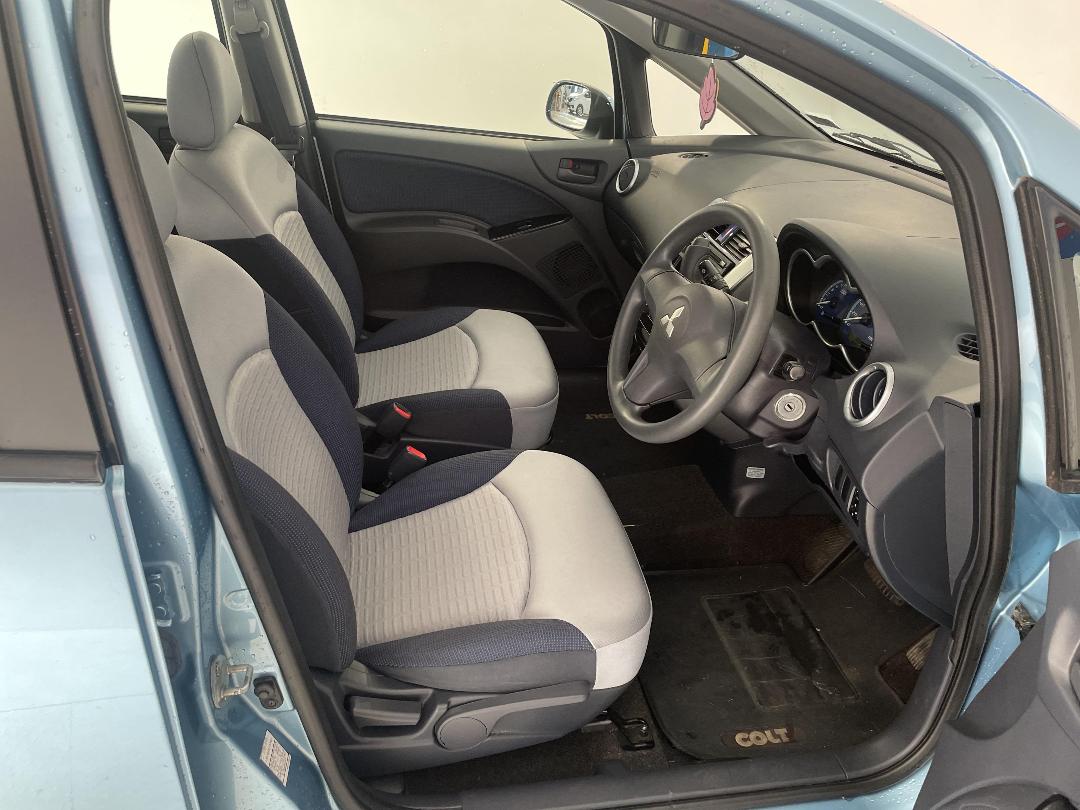 Photo '16' of Mitsubishi Colt Photo '16' of Mitsubishi Colt