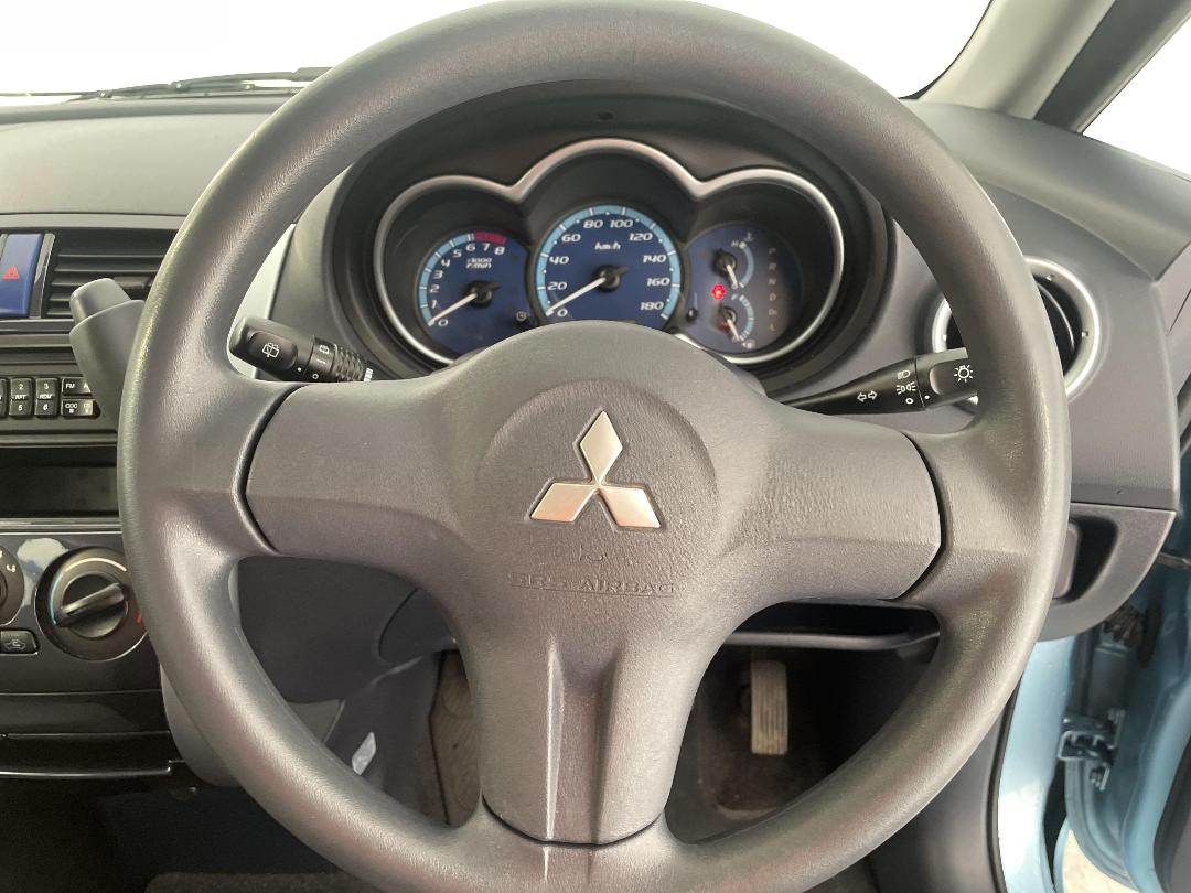 Photo '25' of Mitsubishi Colt Photo '25' of Mitsubishi Colt