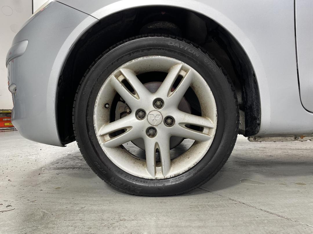 Photo '10' of Mitsubishi Colt