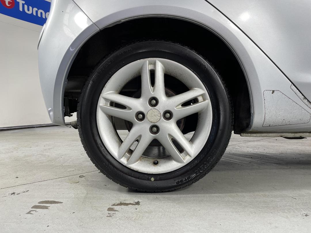 Photo '12' of Mitsubishi Colt