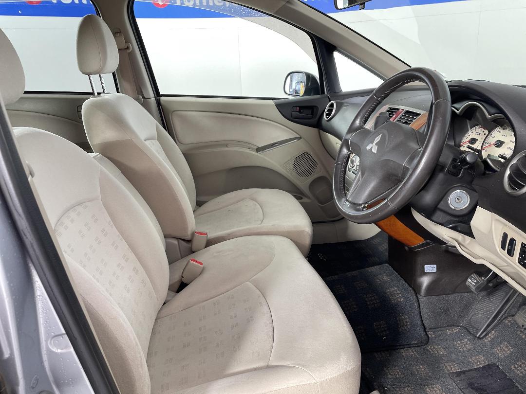 Photo '16' of Mitsubishi Colt