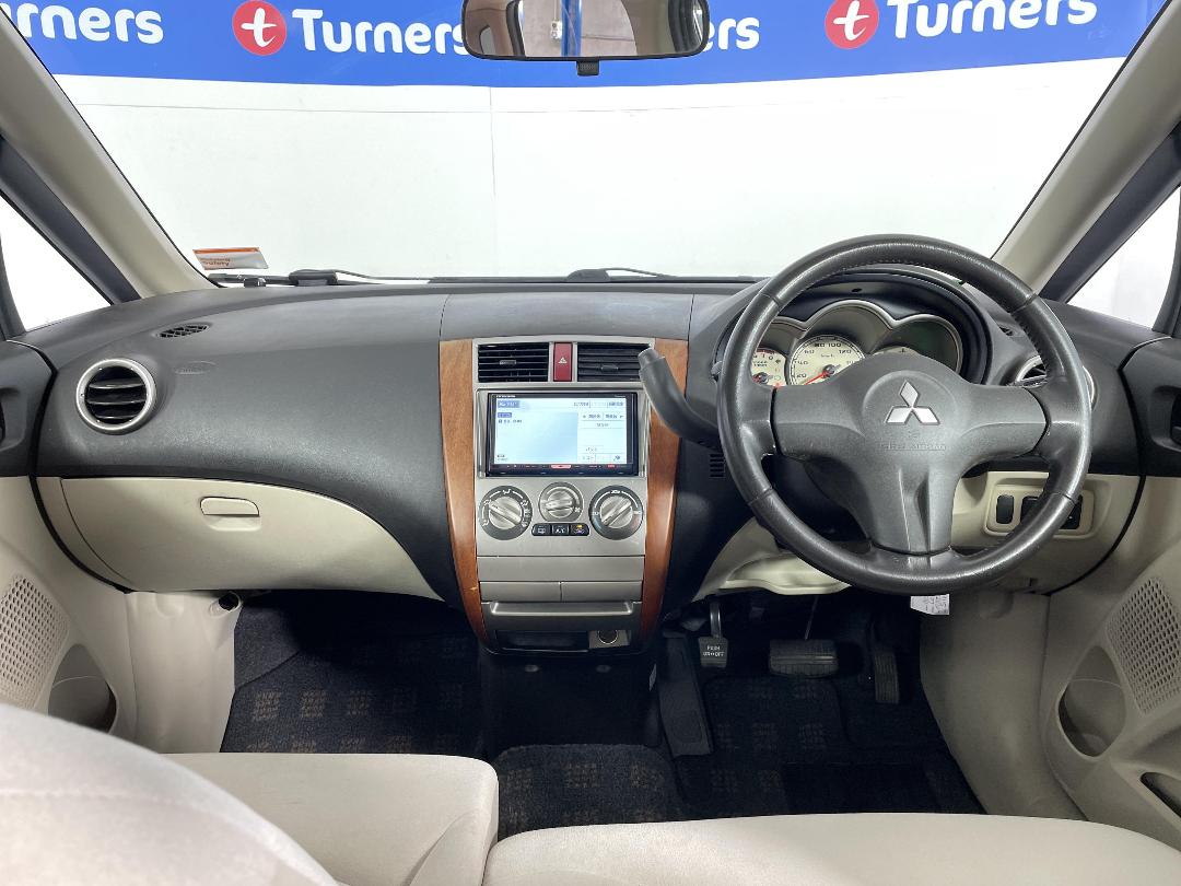 Photo '17' of Mitsubishi Colt