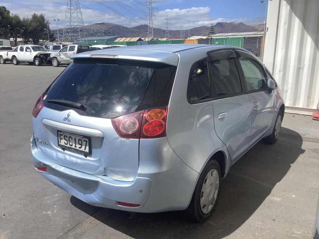 Photo '6' of Mitsubishi Colt Photo '6' of Mitsubishi Colt