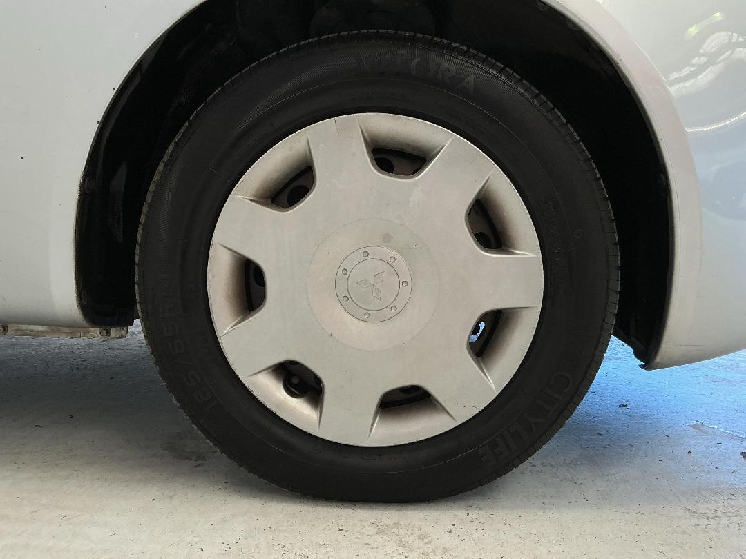 Photo '9' of Mitsubishi Colt Photo '9' of Mitsubishi Colt