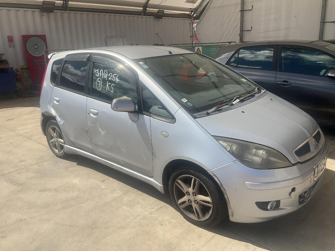 Photo '6' of Mitsubishi Colt Photo '6' of Mitsubishi Colt