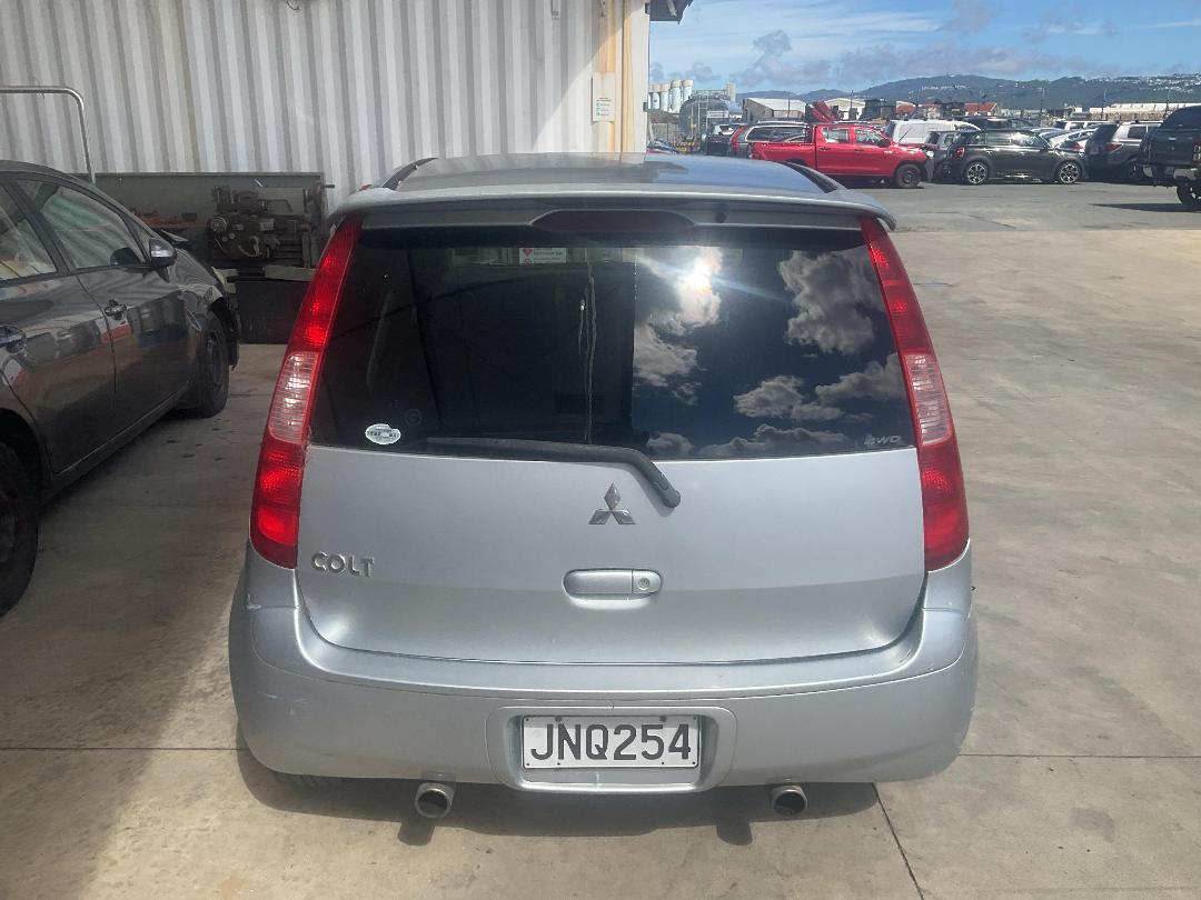 Photo '4' of Mitsubishi Colt Photo '4' of Mitsubishi Colt