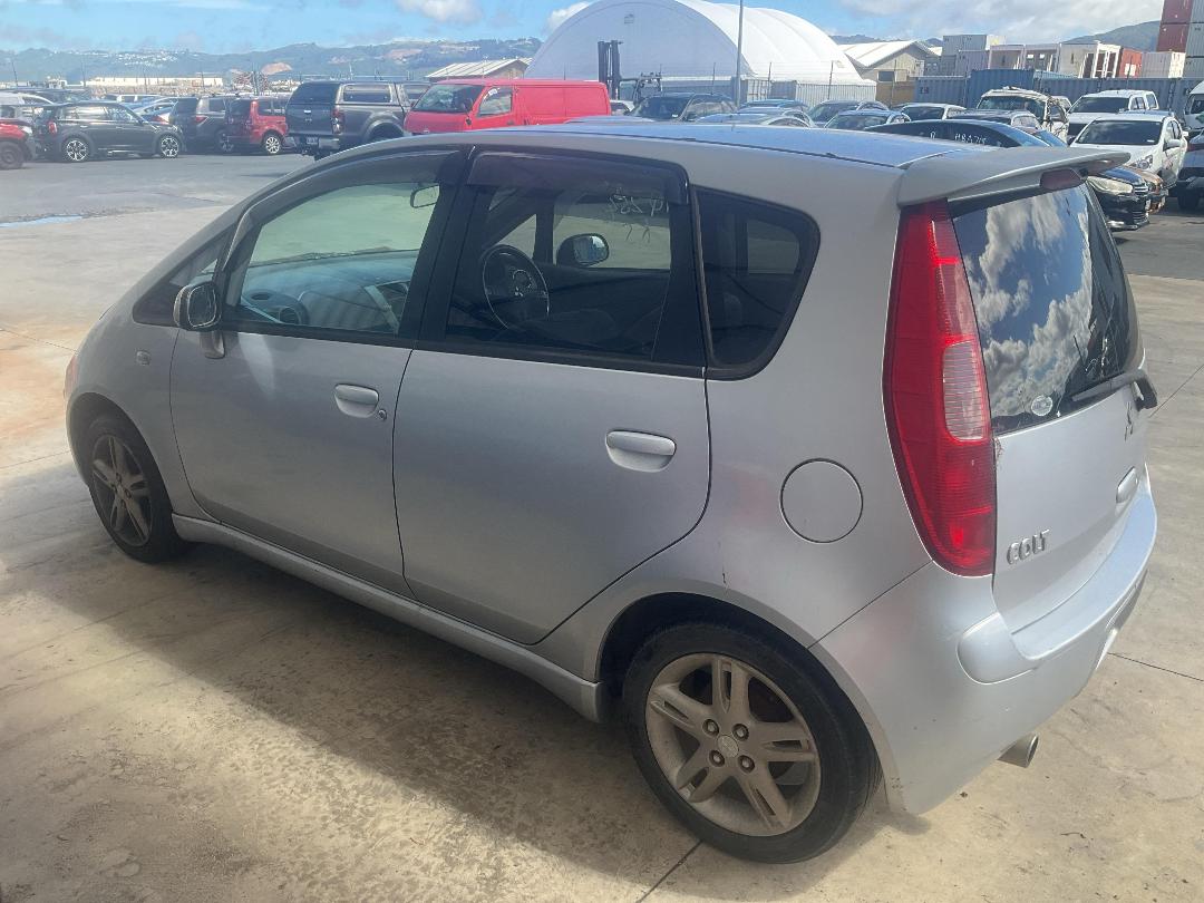 Photo '3' of Mitsubishi Colt Photo '3' of Mitsubishi Colt