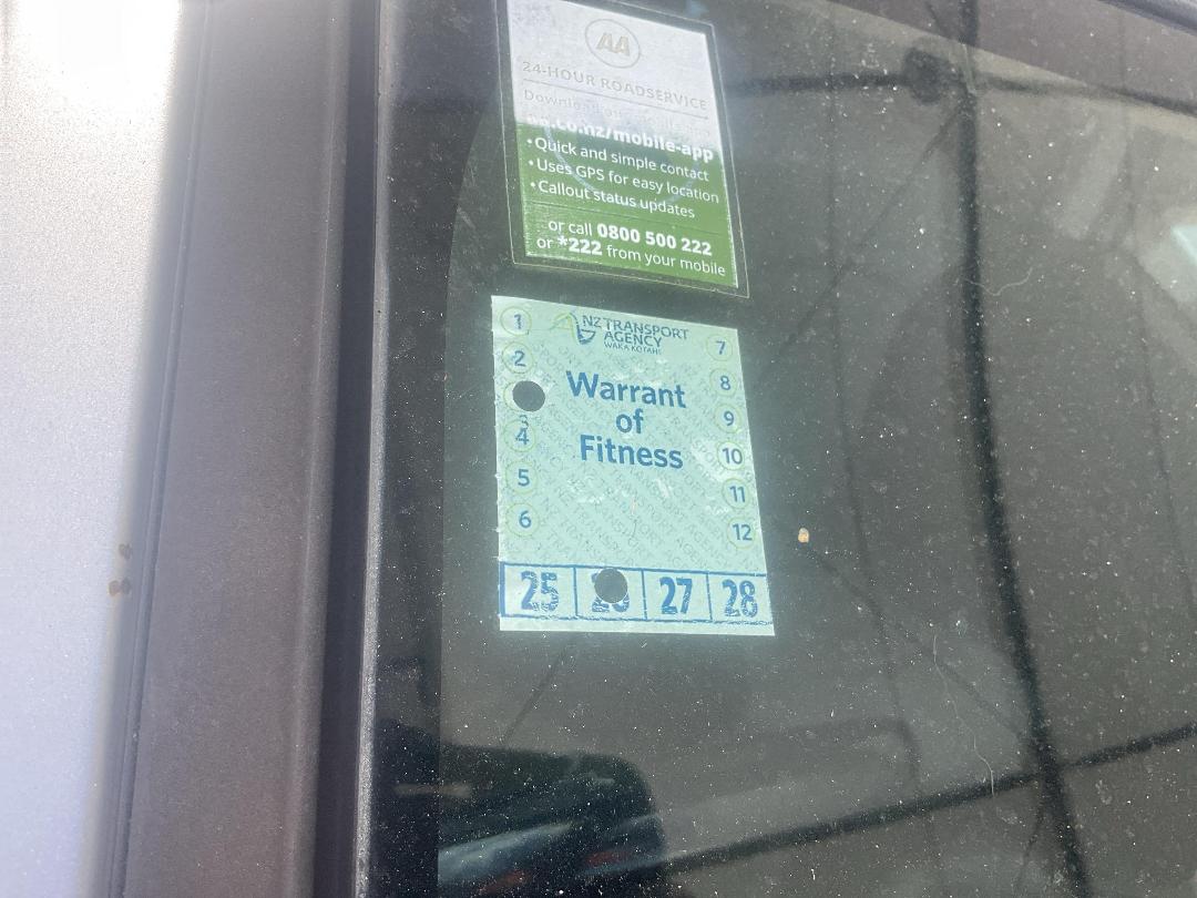 Photo '11' of Mitsubishi Colt Photo '11' of Mitsubishi Colt