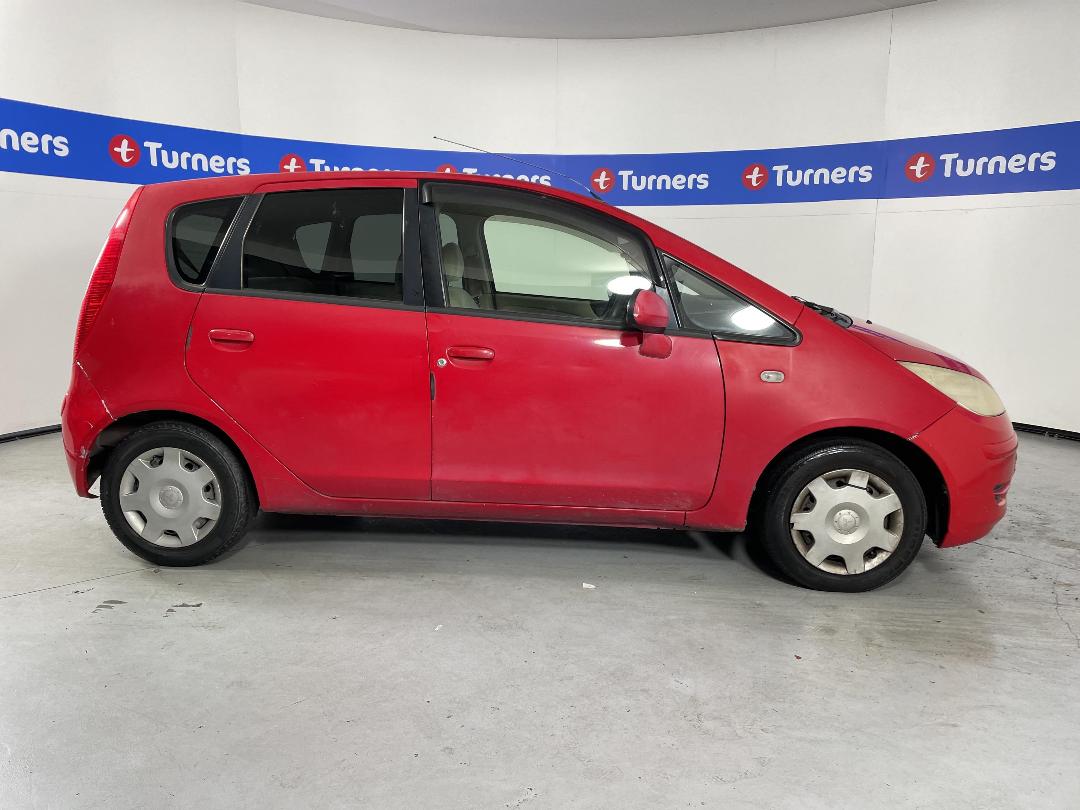 Photo '23' of Mitsubishi Colt Photo '23' of Mitsubishi Colt