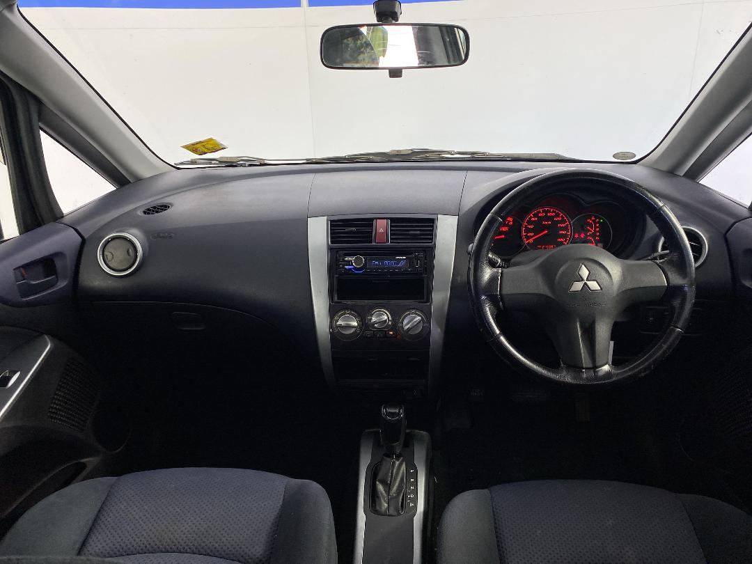 Photo '17' of Mitsubishi Colt