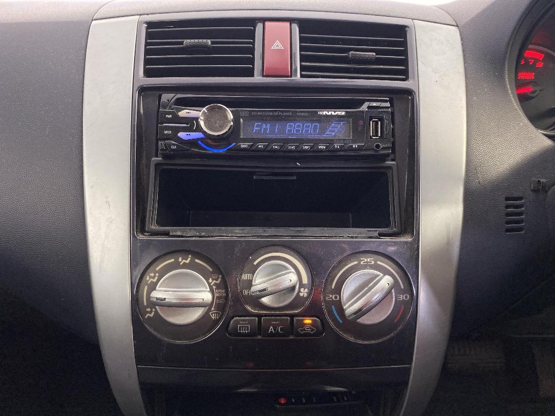 Photo '18' of Mitsubishi Colt