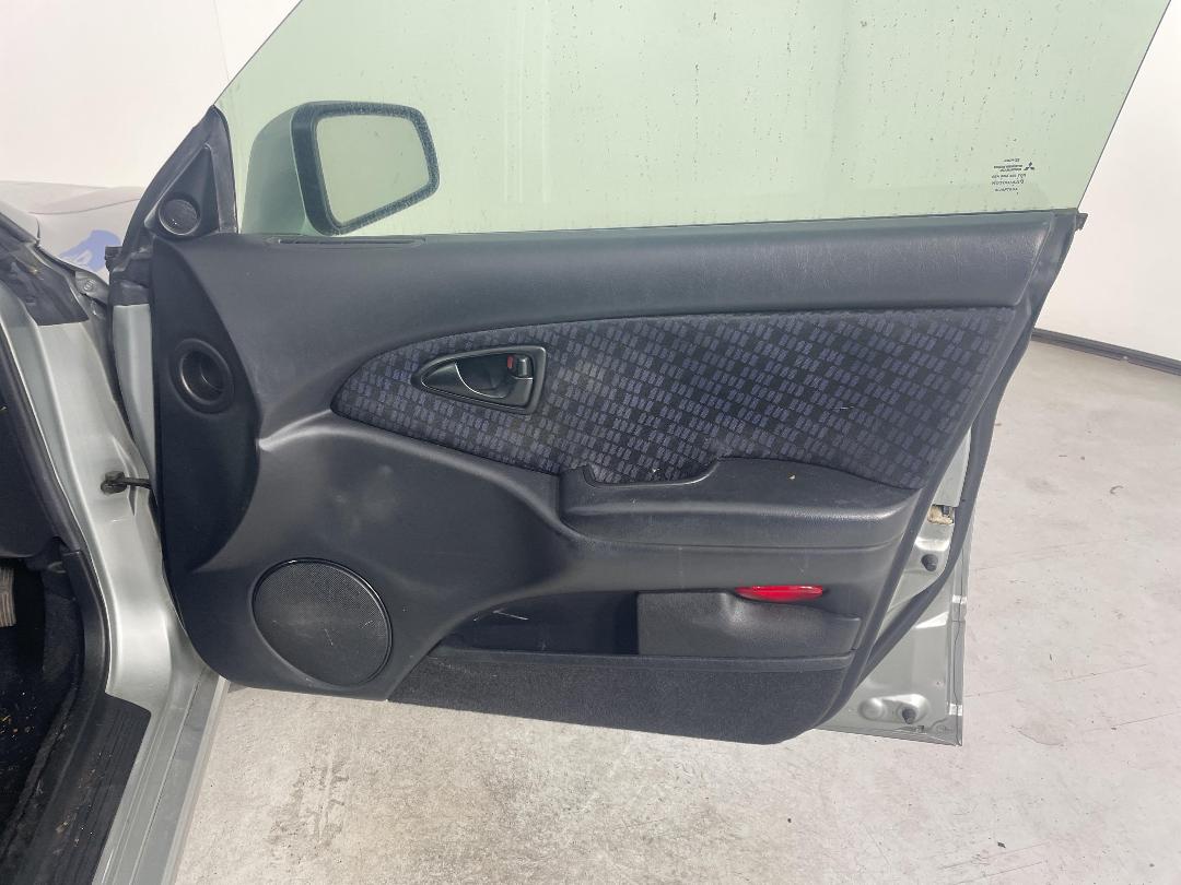 Photo '12' of Mitsubishi Diamante VR