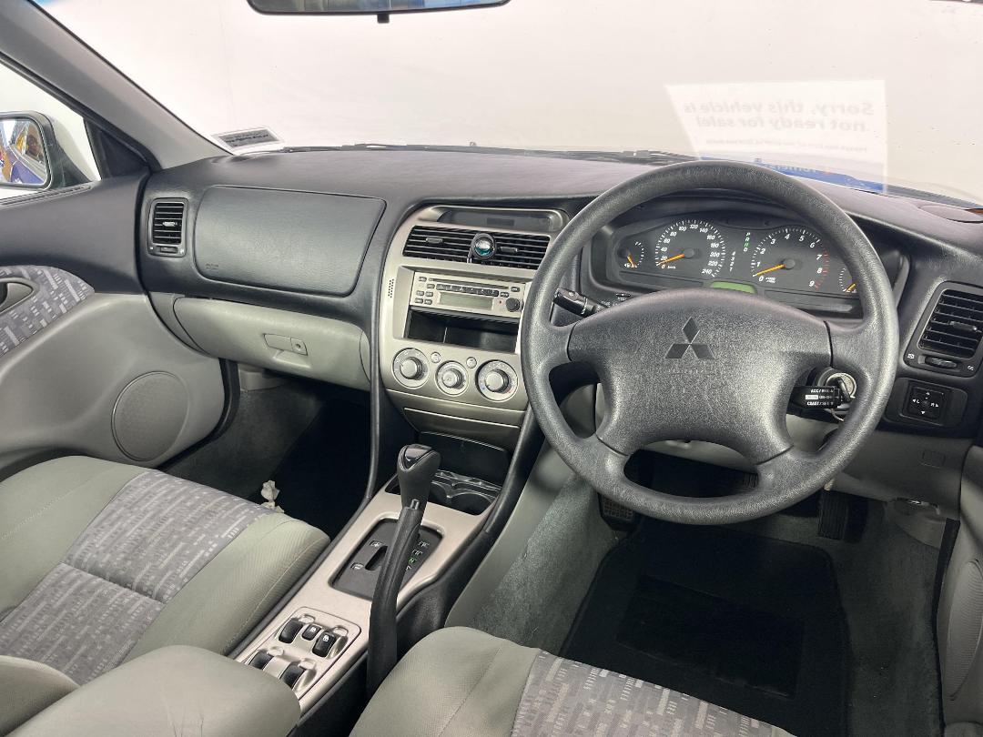 Photo '16' of Mitsubishi Diamante