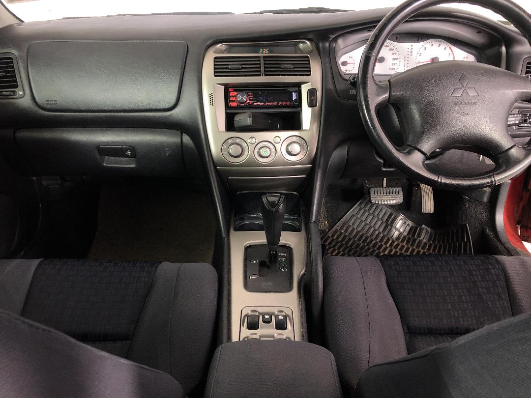 Photo '17' of Mitsubishi Diamante