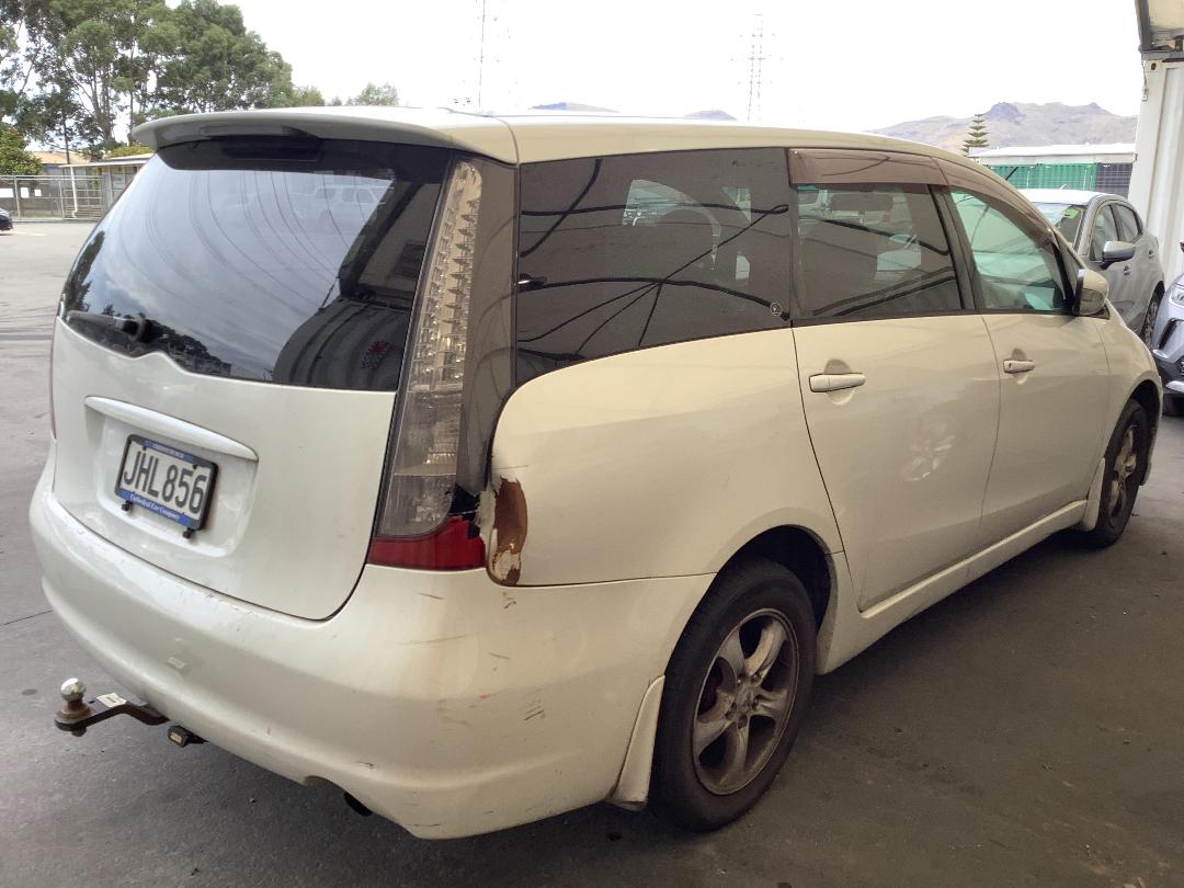 Photo '3' of Mitsubishi Grandis Photo '3' of Mitsubishi Grandis