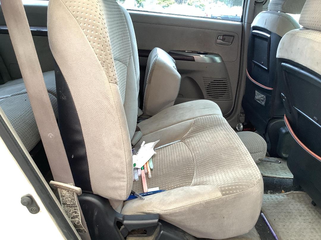 Photo '8' of Mitsubishi Grandis Photo '8' of Mitsubishi Grandis