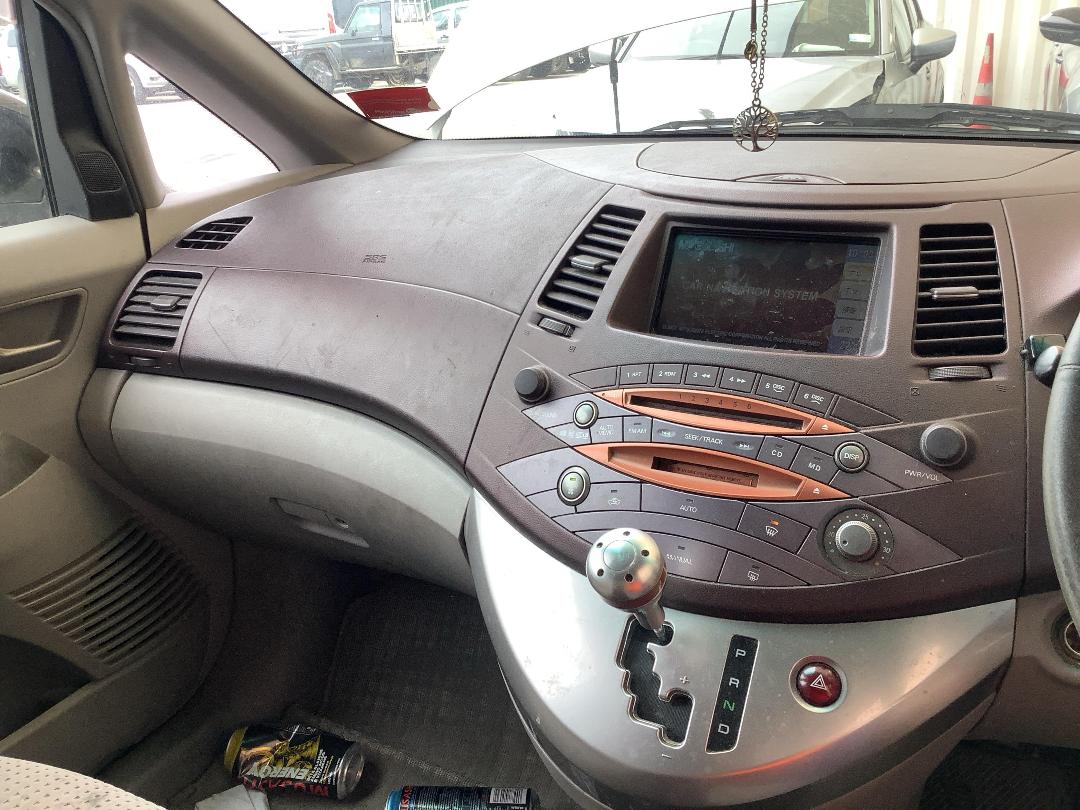 Photo '16' of Mitsubishi Grandis Photo '16' of Mitsubishi Grandis