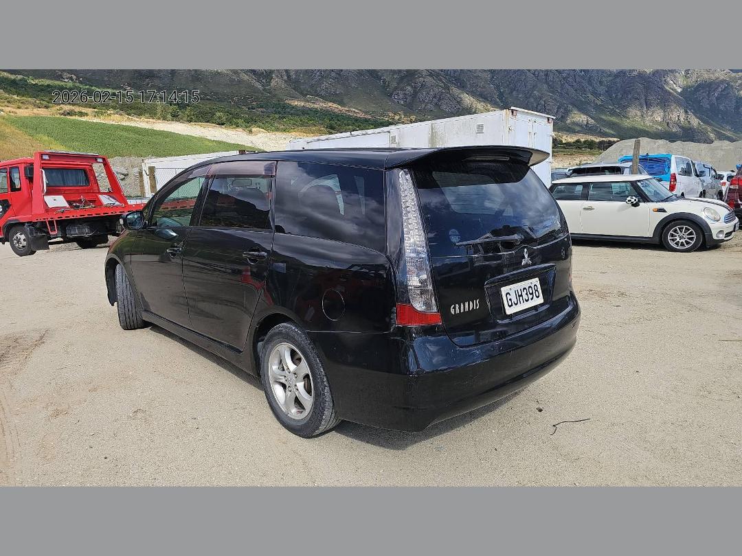 Photo '7' of Mitsubishi Grandis Photo '7' of Mitsubishi Grandis