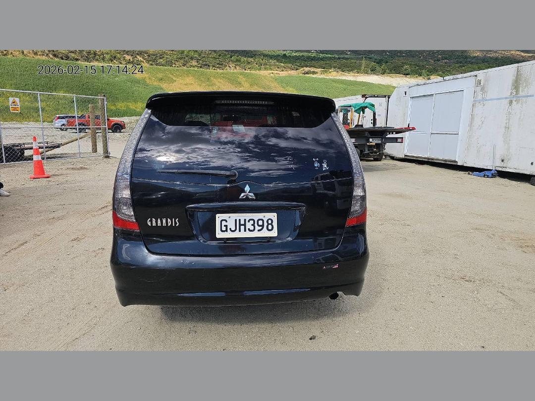 Photo '9' of Mitsubishi Grandis Photo '9' of Mitsubishi Grandis