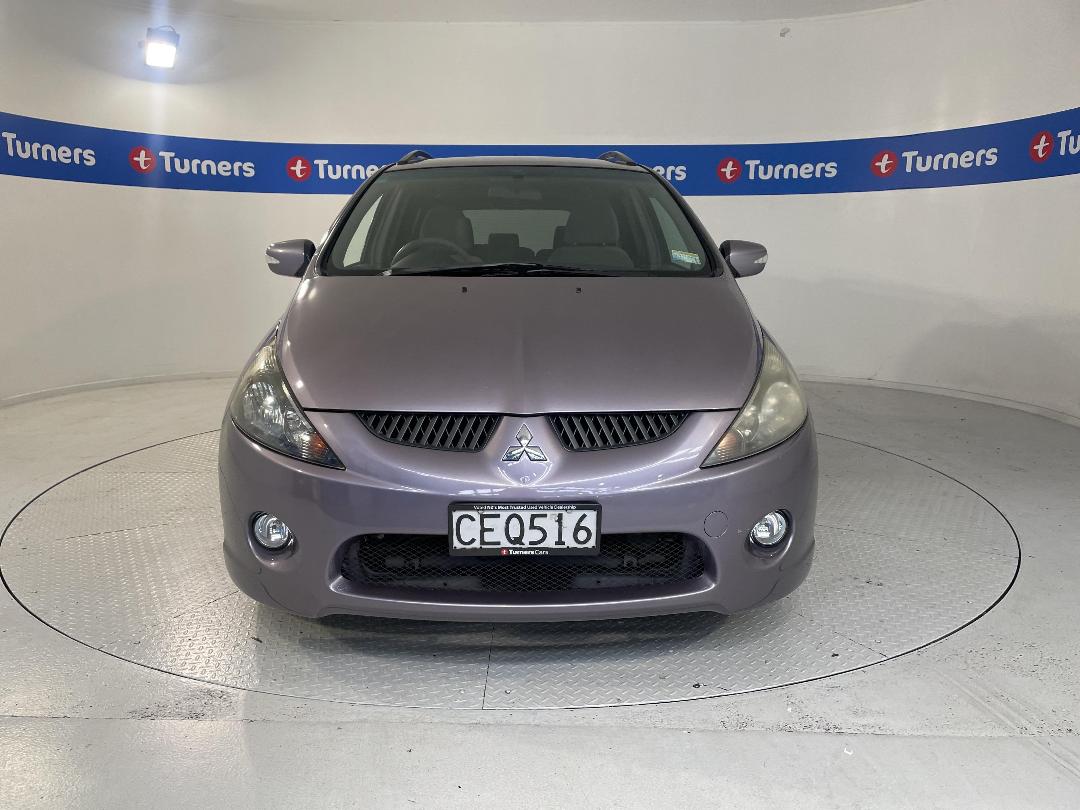 Photo '2' of Mitsubishi Grandis Photo '2' of Mitsubishi Grandis