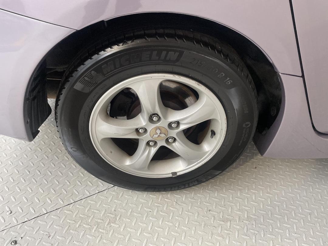 Photo '12' of Mitsubishi Grandis Photo '12' of Mitsubishi Grandis