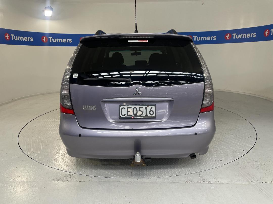 Photo '6' of Mitsubishi Grandis Photo '6' of Mitsubishi Grandis