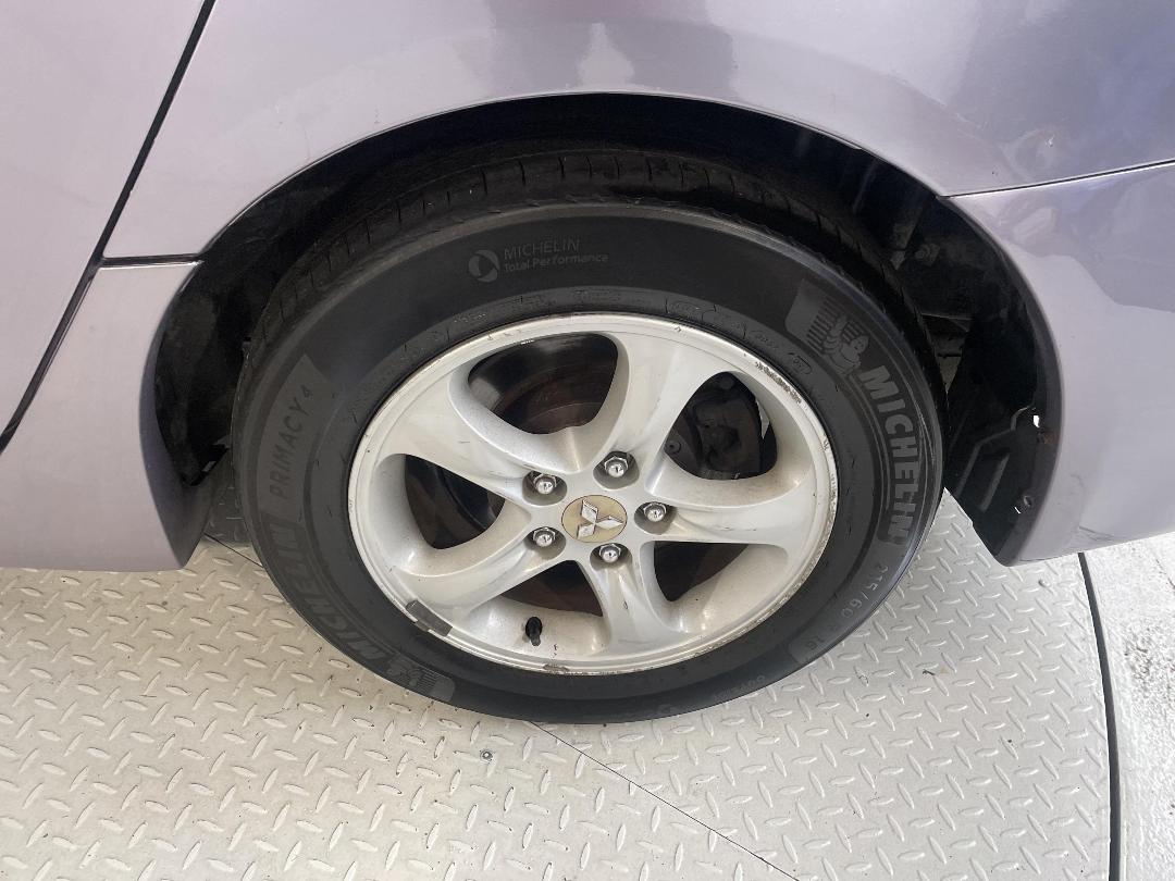 Photo '11' of Mitsubishi Grandis Photo '11' of Mitsubishi Grandis